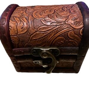 Vintage Style Brown Jewelry Box